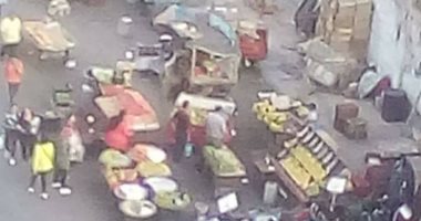 شكوى من استغلال المحلات للأرصفة والحدائق بشارع محمد مقلد فى مدينة نصر