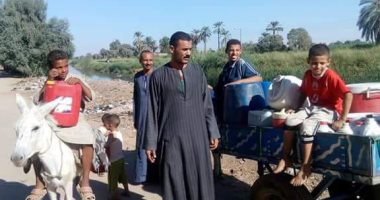 أهالى عزب قرية إبراهيم حسن بأولاد صقر بالشرقية يشكون انقطاع مياه الشرب