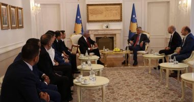 شاهد.. رئيس جمهورية كوسوفو يستقبل زاهى حواس فى القصر الجمهورى