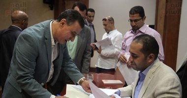 توافد المرشحين لعضوية اتحاد نقابات عمال مصر لتقديم أوراقهم بـ"القوى العاملة"