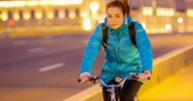 فيديو.. العجلة والأسكوتر وسيلة التنقل للشباب والأطفال في شوارع روسيا