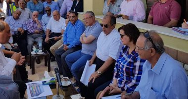 صور .. وزير الزراعة ومحافظ المنيا يتفقدان مشروع استزراع الـ20 ألف فدان