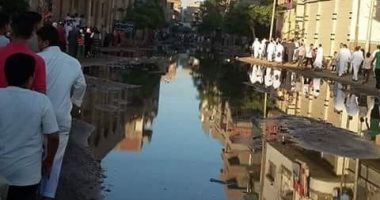 اضبط مخالفة.. مياه الصرف الصحى تحاصر أهالى قرية العدلية بالشرقية.. صور
