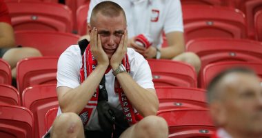 الحزن يخيم على البولنديين بعد وداع كأس العالم 2018.. صور