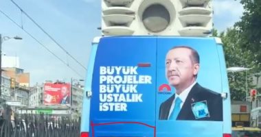 فيديو.. حملة "أردوغان" تنتهك القانون بسيارات دعاية بدون لوحات