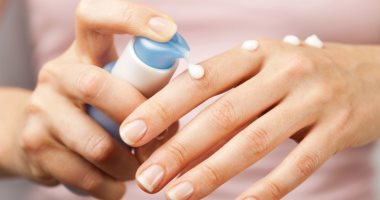 علاج حساسية الجلد بالكريمات الموضوعية والمضادات الحيوية