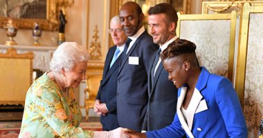 ديفيد بيكهام يشارك الملكة إليزابيث  حفل توزيع جوائز صغار القادة