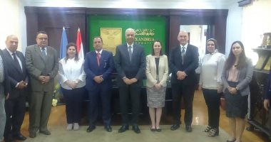 رئيس جامعة الإسكندرية يستقبل العلاقات العامة بجامعات بريطانية لبحث فرص التعاون