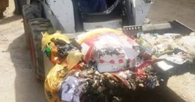 صور..محافظ سوهاج: رفع 20 طن مخلفات صلبة وقمامة فى حملة بمدينة دار السلام