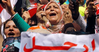 فيديو.. ستات مصر دايما فى ضهرها.. 4 مشاهد لمشاركة المرأة المصرية فى ثورة 30 يونيو