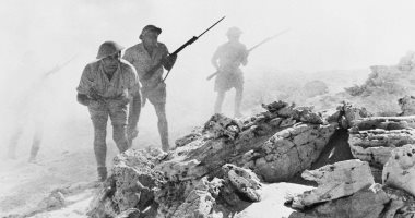 6 من قدامى المحاربين البريطانيين يستعيدون ذكريات معركة العلمين فى مصر