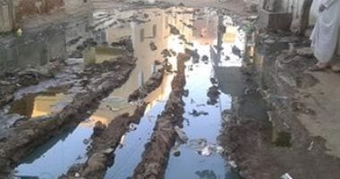 طفح مياه الصرف فى شارع العزبة البيضاء بالقليوبية