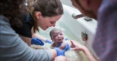 هل الولادة فى الماء آمنة على الأم والمولود؟