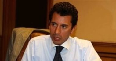 وزير الرياضة يعلن اقتراب أزمة محمد صلاح واتحاد الكرة من الحل