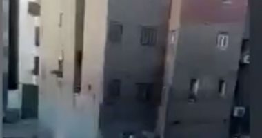 قارئ يشارك "صحافة المواطن" بفيديو جديد للحظة انهيار "عقار شبرا"