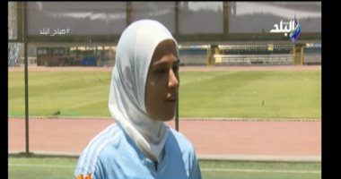 أول مدربة لكرة لقدم: الحجاب لم يعرقل مسيرتى الرياضية وفخورة بتكريم الرئيس