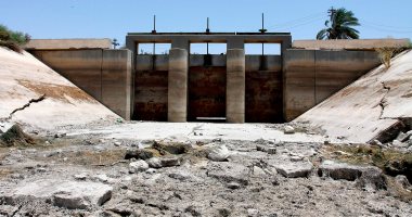 صور.. جفاف وانخفاض حاد فى منسوب المياه بالأنهار العراقية