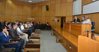أساتذة الأورام بجامعة أسيوط يقدمون ندوة تثقيفية صحية لأعضاء نقابة المحامين