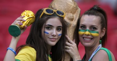 صور.. جميلات البرازيل وبلجيكا يتنافسن فى المدرجات خلال مباراة دور الثمانية