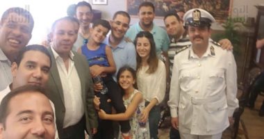 فيديو وصور.. أسرة طفل الشروق بعد عودته من الاختطاف: وزير الداخلية أوفى بوعده