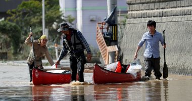 "آبى" يتعهد بتقديم المساعدات للمناطق المنكوبة جراء الأمطار بغرب اليابان