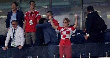 نساء خلف نهائى المونديال.. ماذا فعلت رئيسة كرواتيا وزوجة رئيس فرنسا لدعم فريقهما