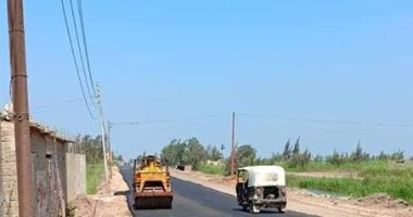محافظ سوهاج: إعادة رصف طريق نجع أبو ستيت بالبلينا بتكلفة 2.5 مليون جنيه