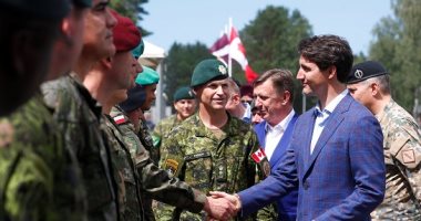 رئيس وزراء كندا يزور مجموعة الناتو القتالية فى لاتفيا - صور