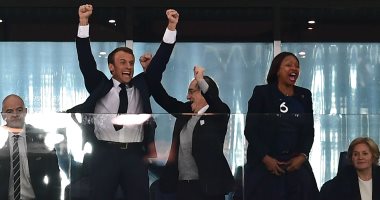 فيديو وصور.. الرئيس الفرنسى يقفز فرحا بعد تأهل الديوك إلى نهائى المونديال