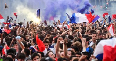 صور.. الفرنسيون يحتفلون بصعود فريقهم إلى نهائى كأس العالم