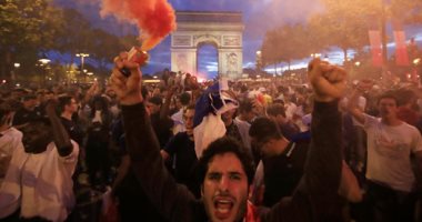 إصابة 27 مشجعا لكرة القدم فى تدافع بسبب الألعاب النارية بفرنسا