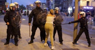 صور.. اشتباكات بين الشرطة البلجيكية ومحتجين على خسارة نصف نهائى المونديال