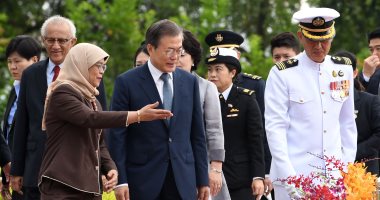 صور.. "بعد انقطاع 15 سنة للزيارات المتبادلة" رئيس كوريا الجنوبية فى سنغافورة