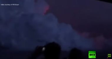 فيديو.. لحظة إصابة مركب سياحى بـ"قنبلة حمم" بركانية فى هاواى