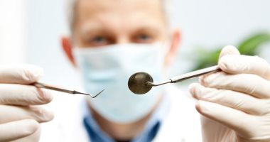هل يمكن أن يؤثر التخدير على نمو الأسنان لدى الأطفال؟