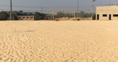 صور.. نادى الإعلاميين ينشئ أول ملعب كرة شاطئية بمواصفات دولية