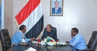 نائب الرئيس اليمنى يطلع على سير معارك البيضاء ويؤكد مساعى "الشرعية" للسلام