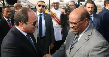 وصول الرئيس السيسي إلى القصر الجمهورى بالخرطوم للقاء البشير