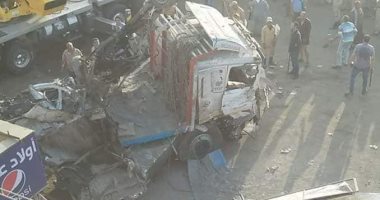 صور.. سيارات الإسعاف تنقل 12جثة و28مصابا من ضحايا حادث تصادم المنيا للمستشفيات