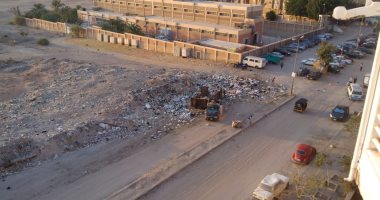 قارئ يشكو من تراكم القمامة بالحى الثامن فى مدينة نصر