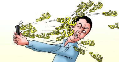 "دش" شائعات يمطر المصريين من السوشيال ميديا فى كاريكاتير اليوم السابع