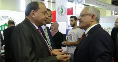 رئيس جامعة المنيا يشارك فى معرض وزارة التعليم العالى للبرامج المتميزة (صور)