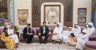 الشيخ محمد بن زايد يينشر صور لمأدبة عشاء تجمعه بالرئيس الصينى فى الإمارات