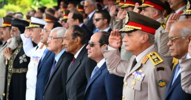 السيسي: علاقة الشعب بأبنائه فى القوات المسلحة والشرطة سر مصرى