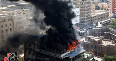 فيديو لمحاولة رجال الحماية المدنية السيطرة على حريق "نقابة التجاريين".. صور