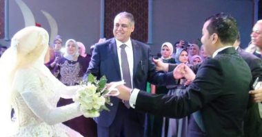 صور.. مدير مباحث سوهاج يحتفل بزفاف ابنته على النقيب طارق القاضى