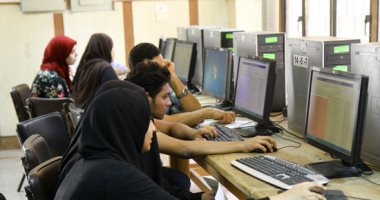 صور.. معامل التنسيق بهندسة القاهرة: 800 طالب سجلوا الرغبات حتى الآن