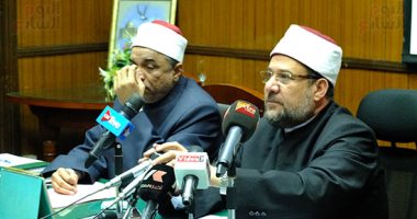 وزير الأوقاف ومحافظ القاهرة يبحثان مع الأئمة توعية المواطنين بما يحاك ضد مصر