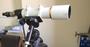 صور.. البحوث الفلكية يجهز مناظير وتليسكوبات لرصد خسوف القمر الكلى