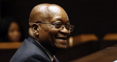 جنوب أفريقيا: المئات يتجمعون خارج قاعة محاكمة الرئيس السابق زوما